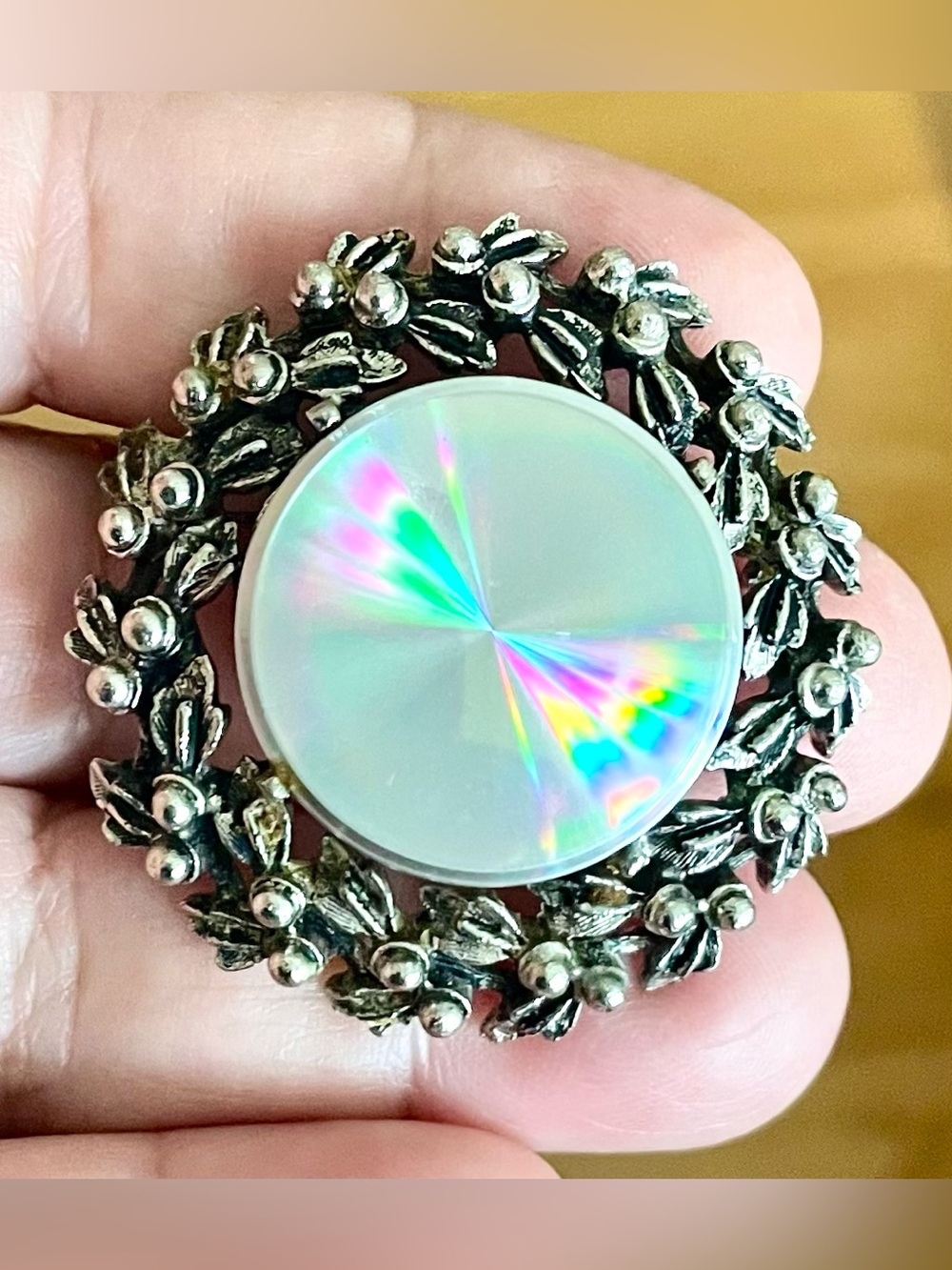 Vintage 1960s Jewelarama Holographic Disc Brooch Silver Tone Floral Wreath Pin